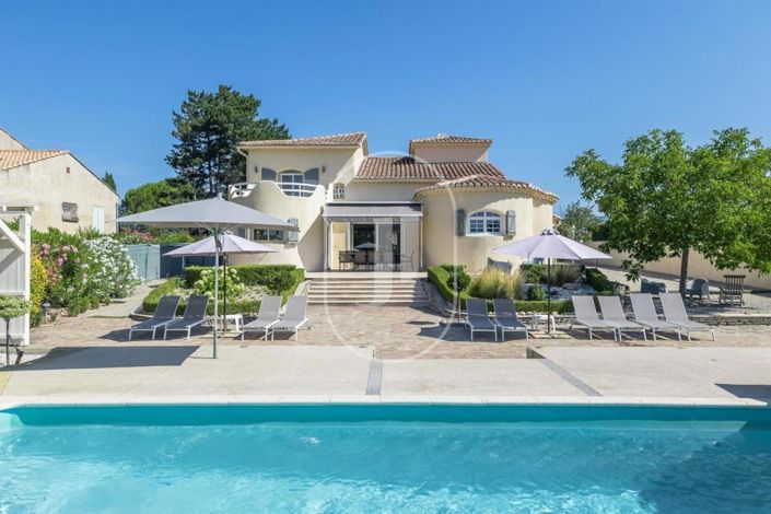 Image No.1-4 Bed House for sale