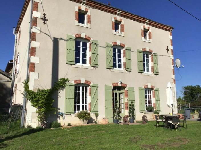 Image No.1-4 Bed House for sale