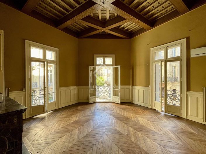 Image No.1-6 Bed Apartment for sale