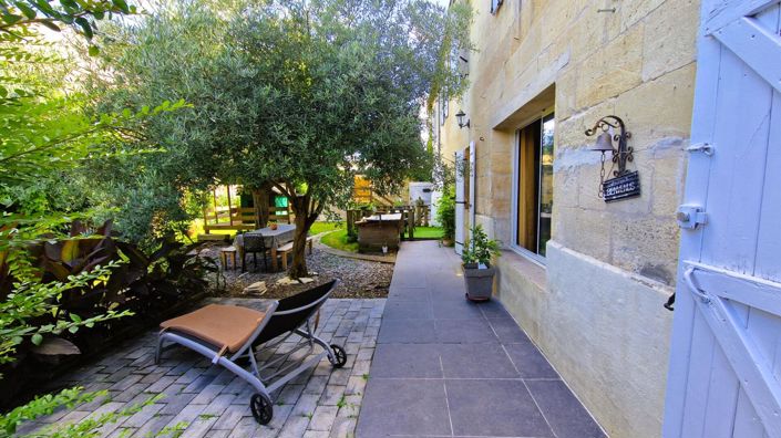 Image No.1-5 Bed House for sale