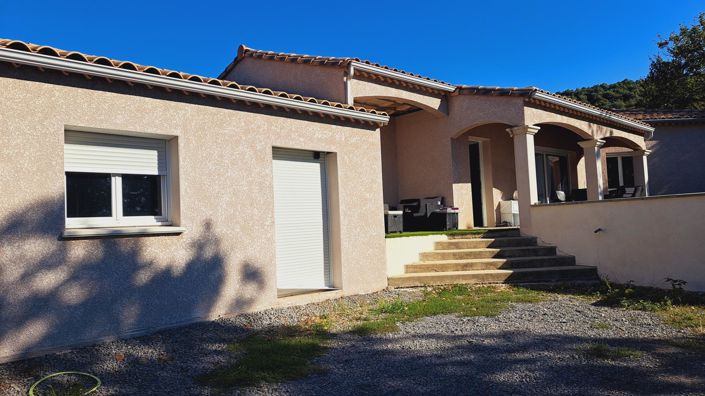 Image No.1-4 Bed House for sale