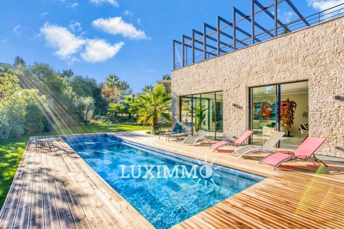 Image No.1-5 Bed House for sale