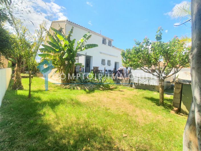 Image No.1-4 Bed House for sale