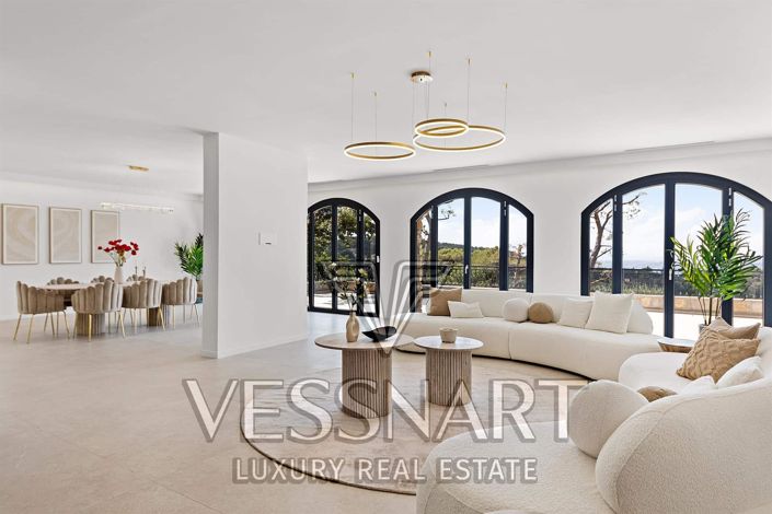 Image No.1-6 Bed House for sale