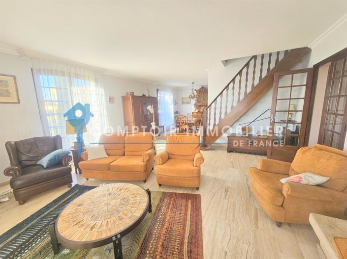 Image No.1-5 Bed House for sale