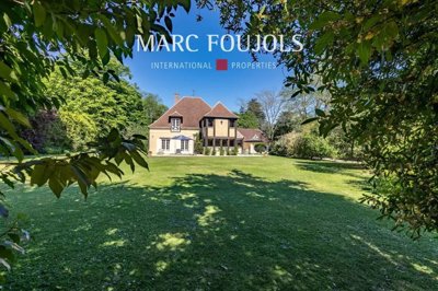 1 - Chamant, Maison