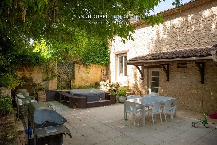 Image No.1-4 Bed House for sale