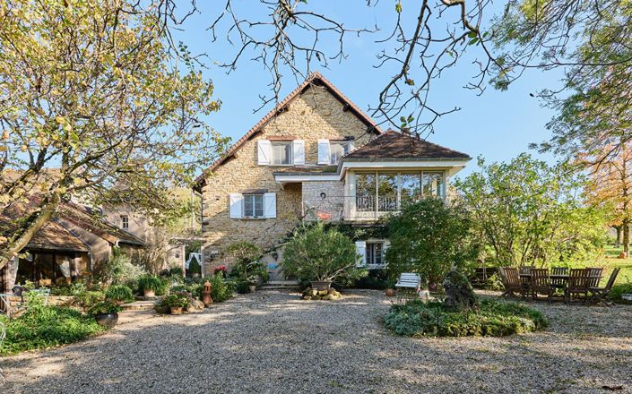 Image No.1-Propriété de 5 chambres à vendre à Lons-le-Saunier