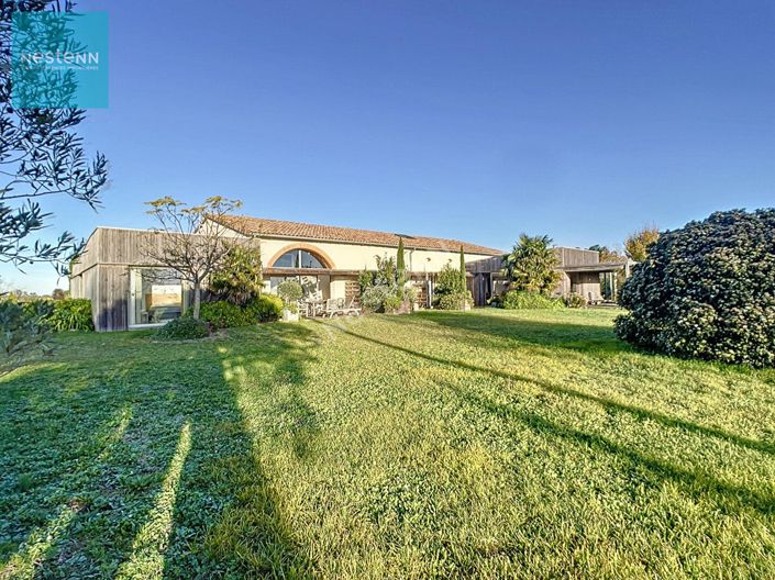 Image No.1-6 Bed House for sale
