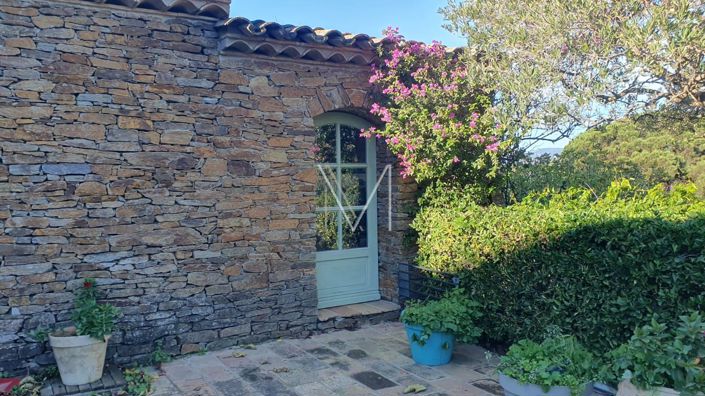 Image No.1-4 Bed House for sale