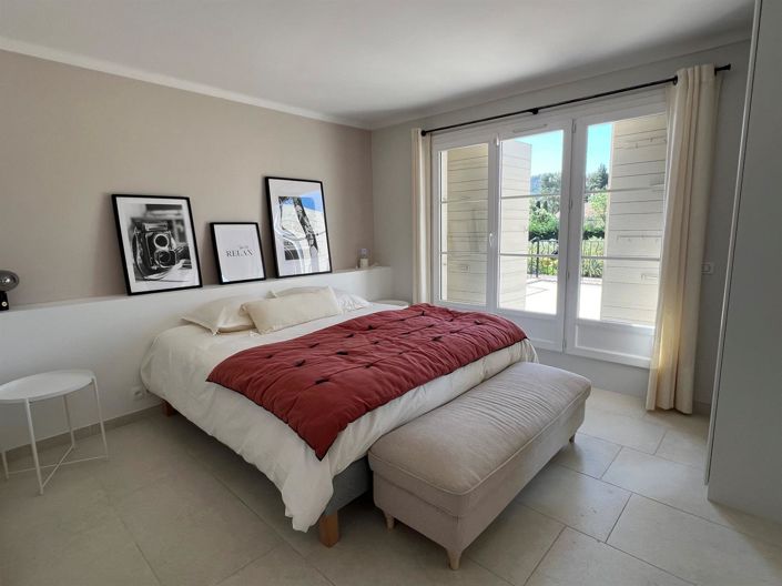 Image No.15-7 Bed House for sale