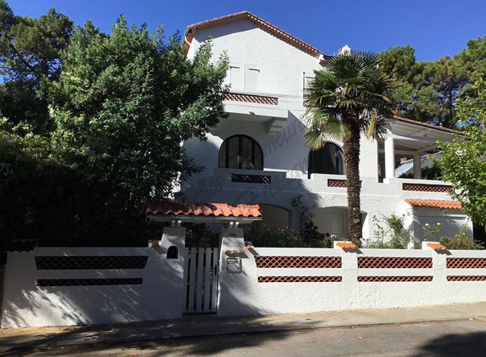 Image No.1-5 Bed House for sale