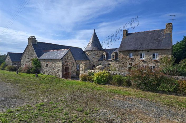 Image No.1-4 Bed Property for sale
