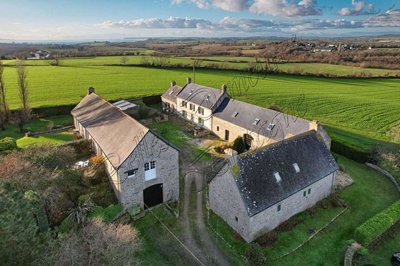 1 - Locronan, House