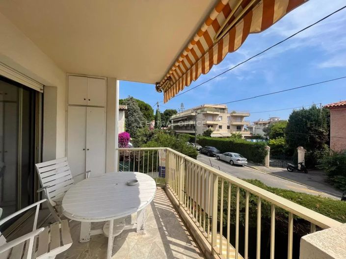 Image No.1-Appartement de 2 chambres à vendre à Antibes