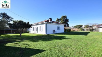 1 - Biscarrosse, House