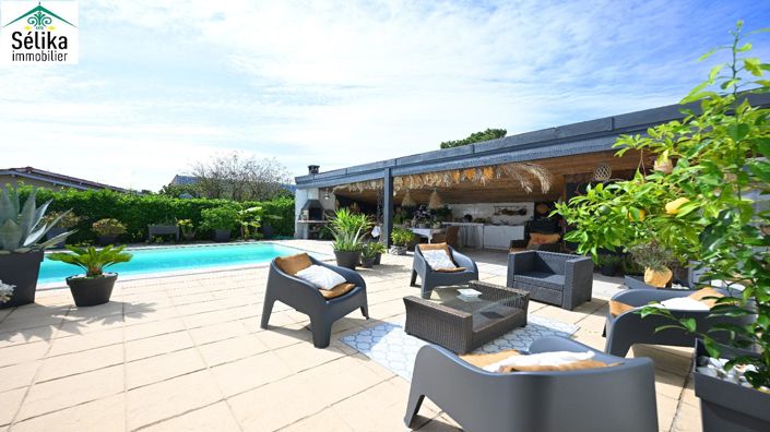 Image No.1-3 Bed House for sale