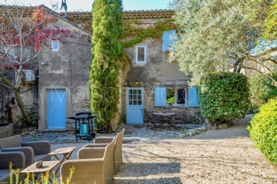 1 - L'Isle-sur-la-Sorgue, House