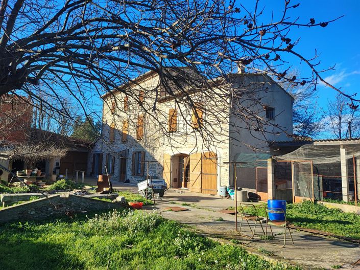 Image No.1-6 Bed House for sale