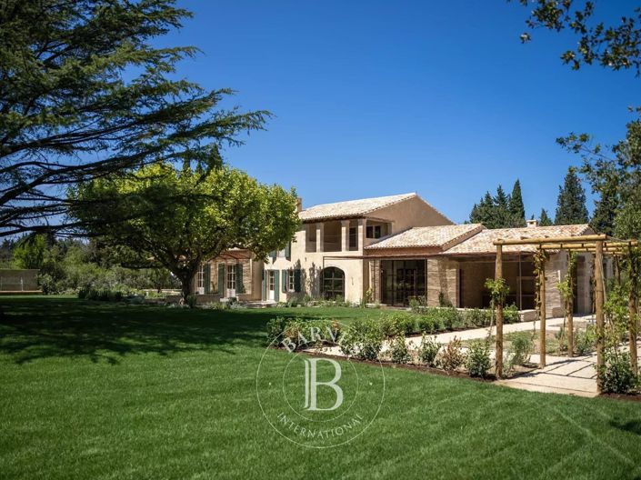 Image No.1-6 Bed House for sale
