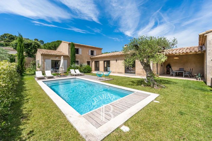 Image No.1-3 Bed House for sale
