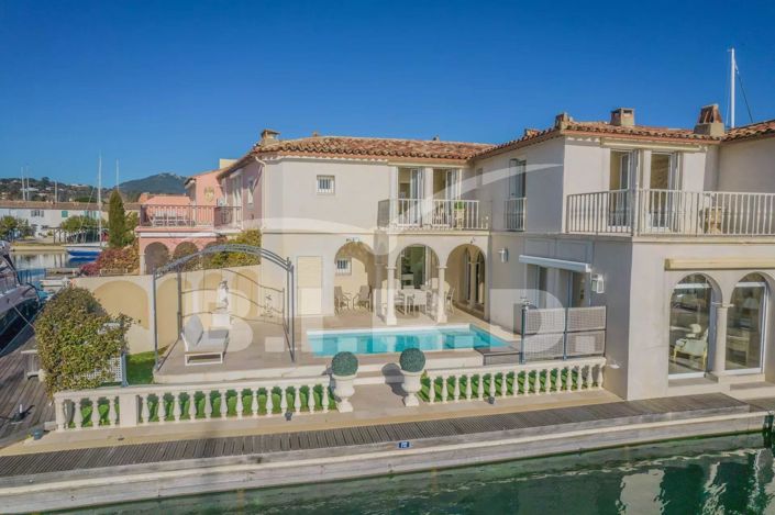 Image No.1-4 Bed House for sale