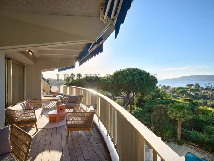 Image No.1-5 Bed Apartment for sale