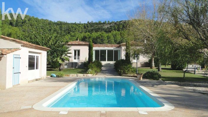 Image No.1-6 Bed Property for sale