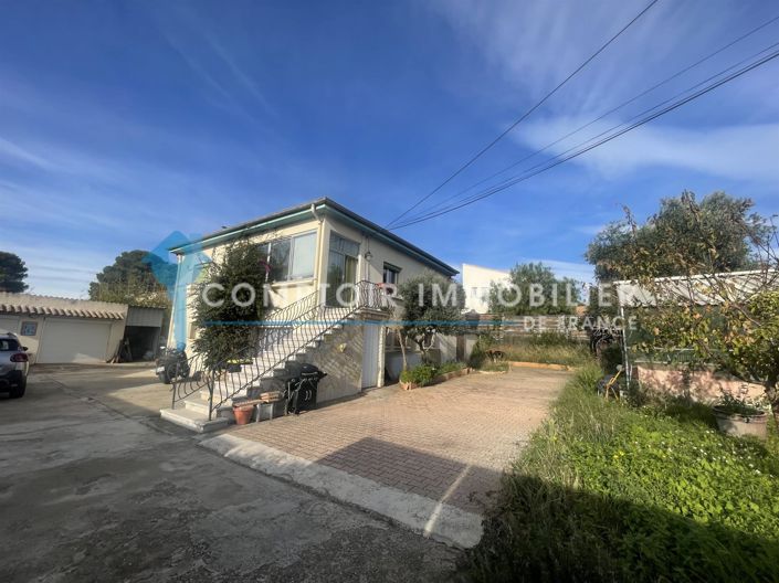 Image No.1-4 Bed House for sale