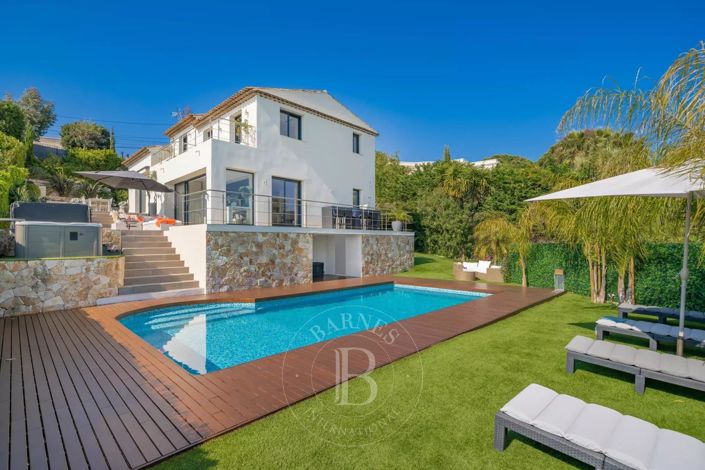 Image No.1-4 Bed House for sale
