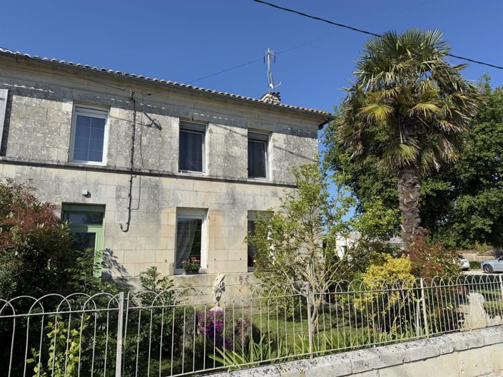 Image No.1-4 Bed House for sale