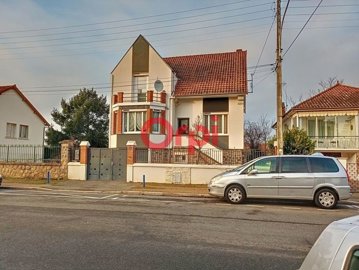 1 - Montluçon, House