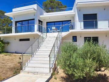 1 - Lorgues, House