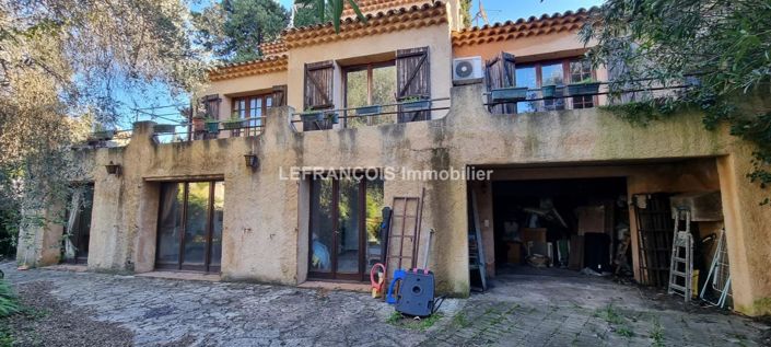 Image No.1-5 Bed House for sale