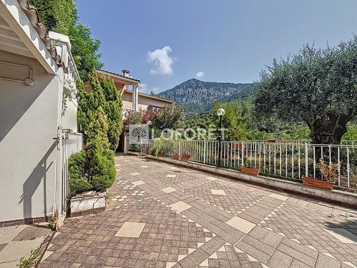 Image No.1-3 Bed Property for sale