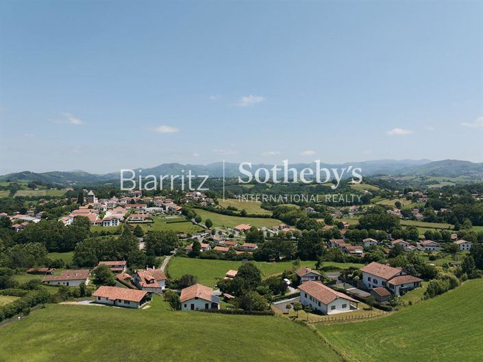 Image No.1-4 Bed Property for sale