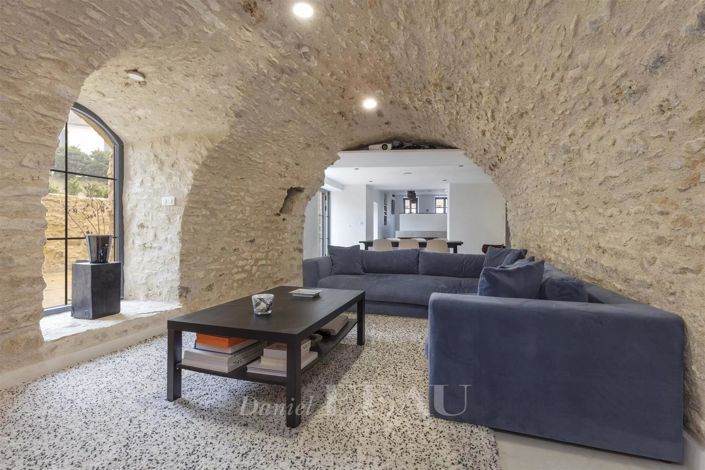 Image No.1-4 Bed House for sale