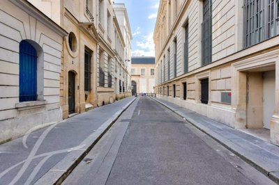 1 - Paris, House