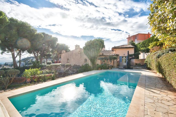Image No.1-4 Bed House for sale