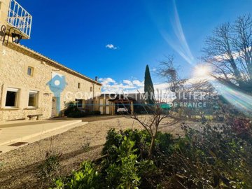 1 - Combas, House