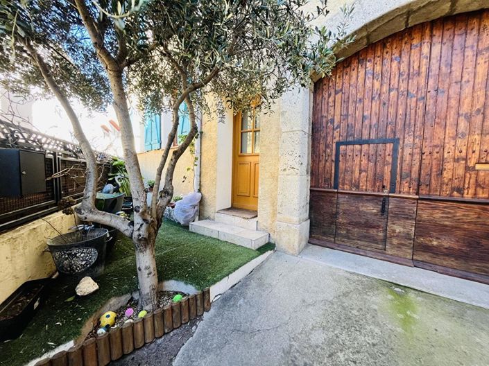 Image No.1-4 Bed House for sale