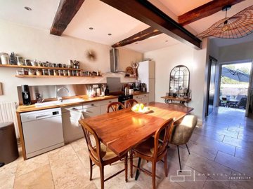 1 - Auch, House