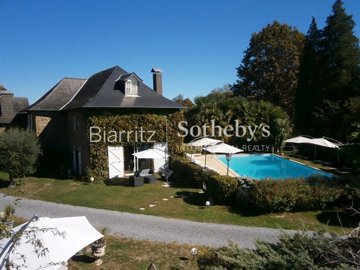 1 - Pyrenees-Atlantiques, House