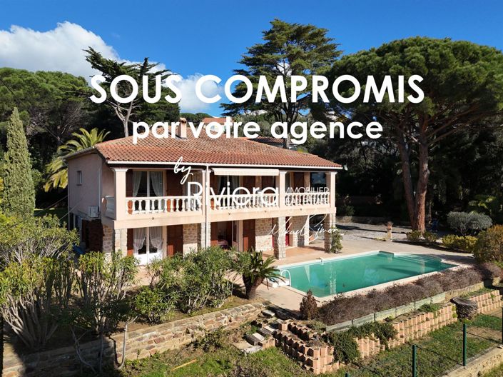 Image No.1-Maison de 5 chambres à vendre à Cavalaire-sur-Mer