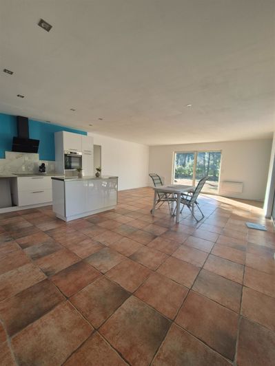 Image No.3-3 Bed House for sale