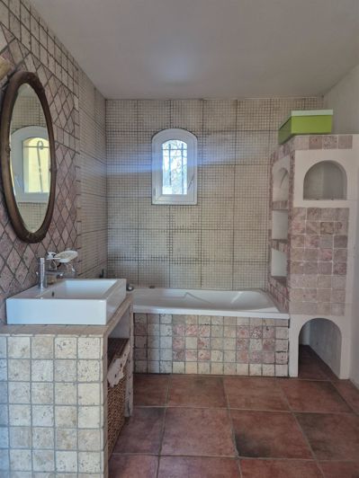 Image No.6-3 Bed House for sale