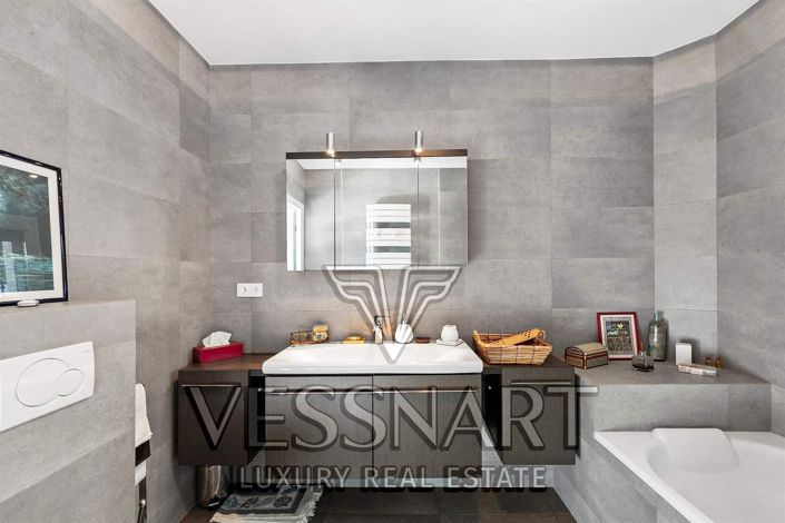 Image No.11-3 Bed House for sale