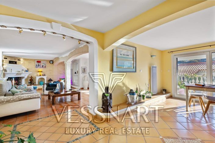 Image No.7-3 Bed House for sale