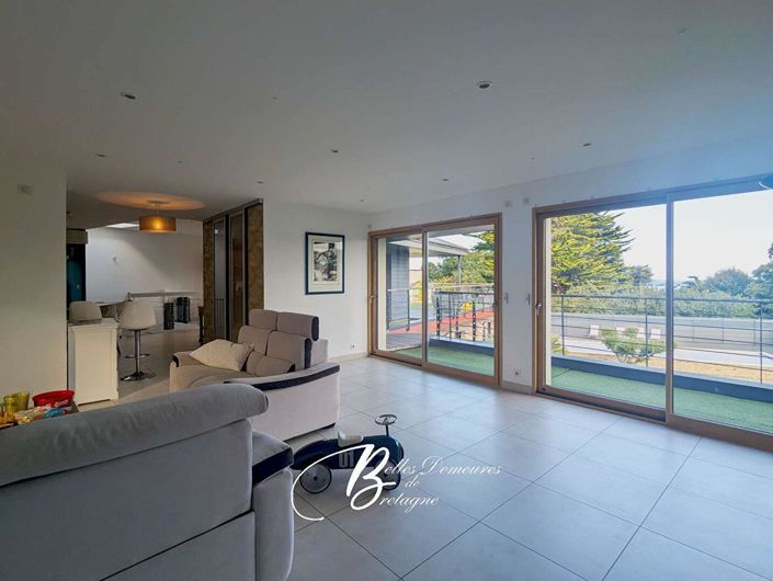 Image No.11-5 Bed House for sale