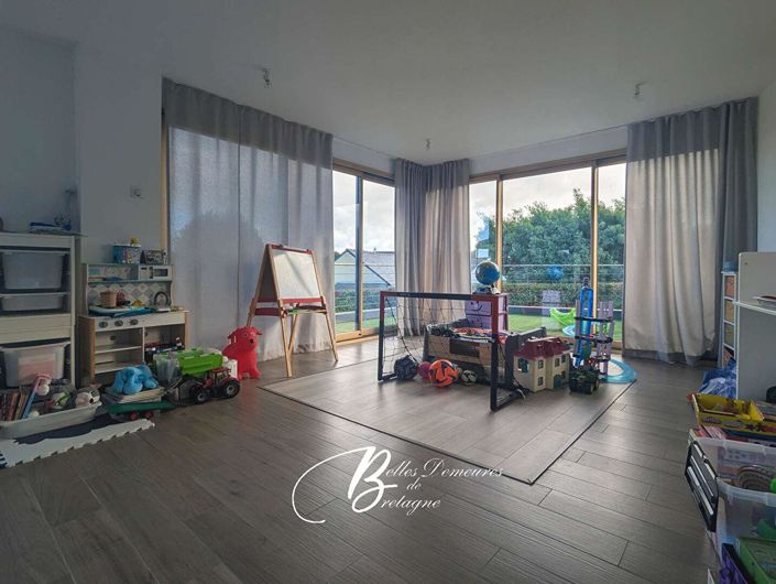 Image No.12-5 Bed House for sale